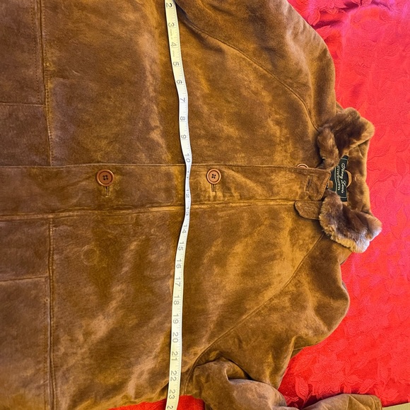 Beautiful Vintage Leather coat.  In great Condition. - Picture 11 of 12